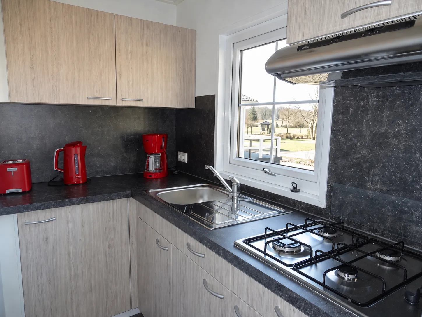Mobilheim mit Terrasse im Campingpark am Gederner See