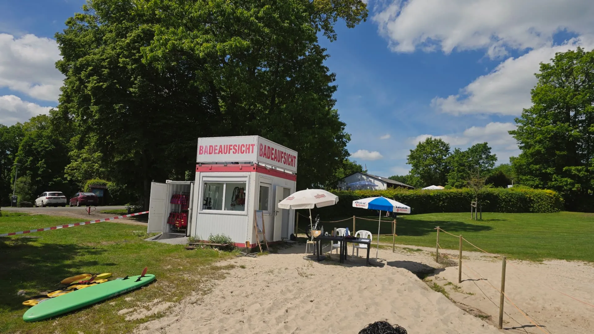 Badestrand mit Liegewiese am Gederner See