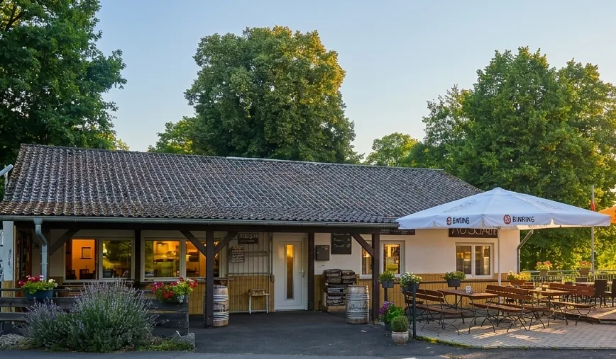 Gastronomie am Gederner See mit Terrasse und Seeblick