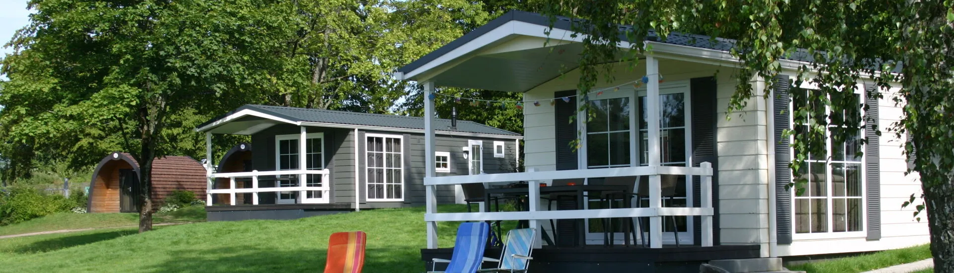 Mobilheim mit Terrasse im Campingpark am Gederner See